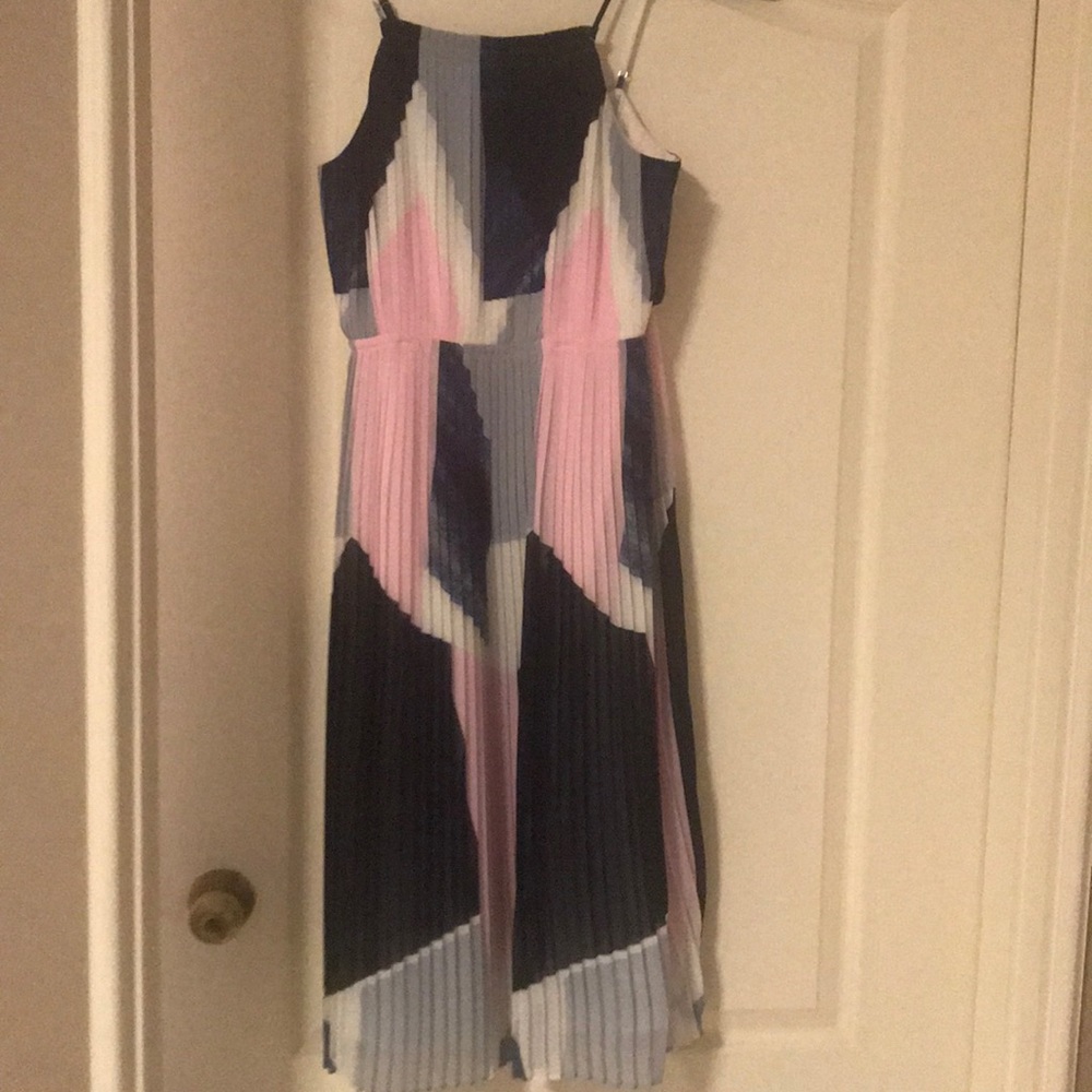 Banana Republic Midi pleated dress 6P brand new!